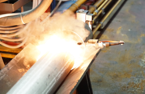 Bolzen vor der Presse